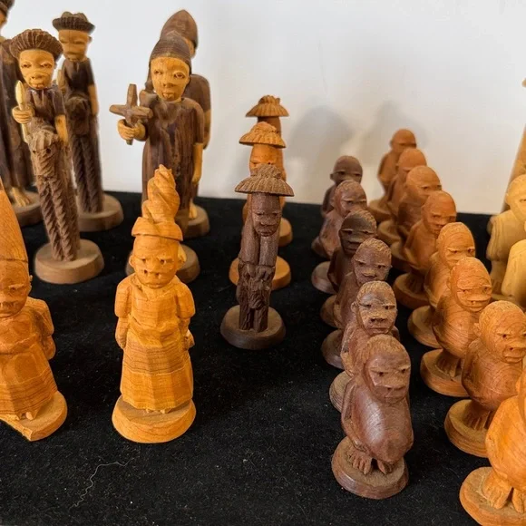 Vintage 1920s Hand Carved African Chess Pieces Tribal Nigerian Handcrafted - Picture 3 of 16